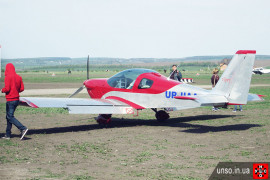 УНСОвці Буковини відвідали фестиваль малої авіації 15