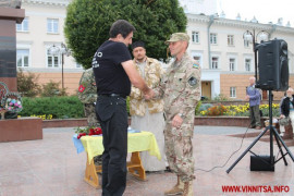 У Вінниці волонтерам та військовослужбовцям УНСО вручили медалі 7